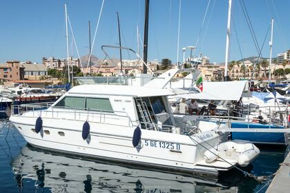 Location Bateau à moteur FERRETTI 39 FLY Castellammare del Golfo