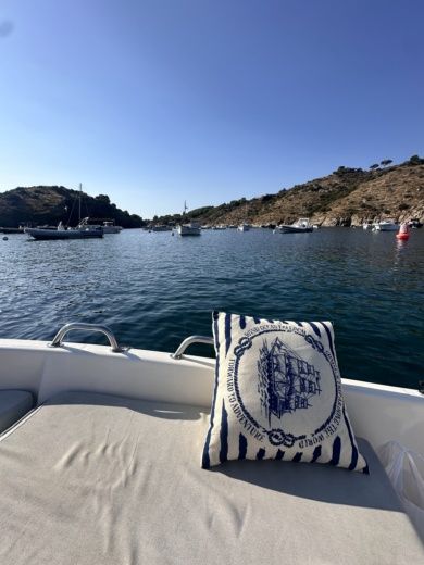 Cadaqués Motorboat Quicksilver 440 alt tag text