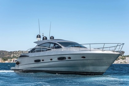 Hire Motorboat Pershing 56 Saint-Tropez