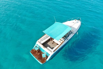 Charter Motorboat Glastron Riviera IV 350 Mahón