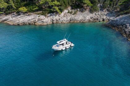 Hyra båt Motorbåt Beneteau Barracuda 8 Split