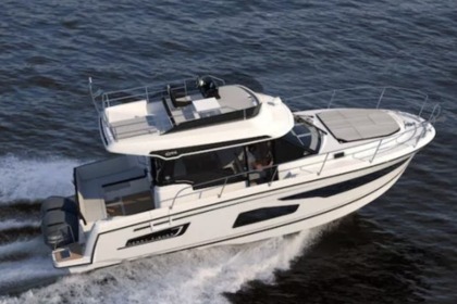 Charter Motorboat Jeanneau Merry fisher 1095 Fly L'Escala