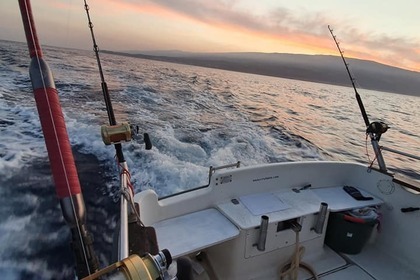 Location Bateau à moteur Beneteau antares 620 Saint-Gilles les Bains