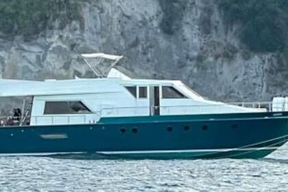 Noleggio Yacht a motore Canados 60 Napoli