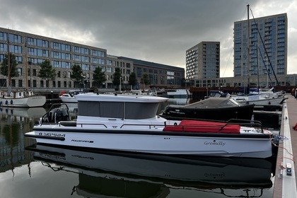 Charter Motorboat Axopar Cabin 28 Vlissingen