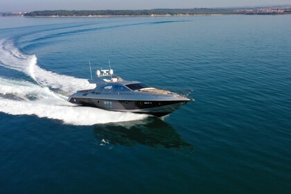 Charter Motorboat Azimut 68S Split