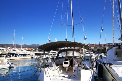 Verhuur Zeilboot BAVARIA 37 CRUISER Marina Novi