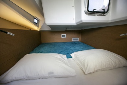 Hire Sailboat Jeanneau Sun Odyssey 440 Preveza