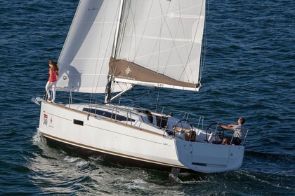 Hire Sailboat Jeanneau Sun Odyssey 349 Furnari