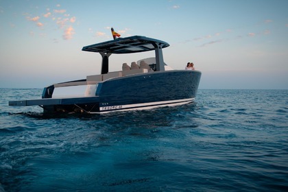 Hire Motorboat Tesoro T40 Marina Zeas