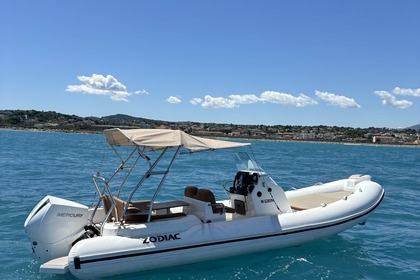 Miete RIB Zodiac Medline 6.8 Antibes