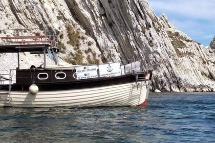 Noleggio Barca a motore Gozzo in legno Vintage anni '60 Numana