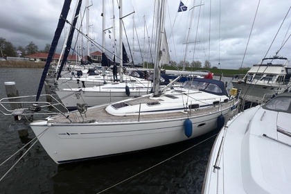 Hire Sailboat Bavaria 37 Cruiser Workum