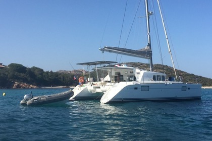 Charter Catamaran LAGOON 440 Hyères