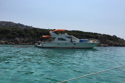 Hire Motorboat GUY COUACH 1401 Ajaccio