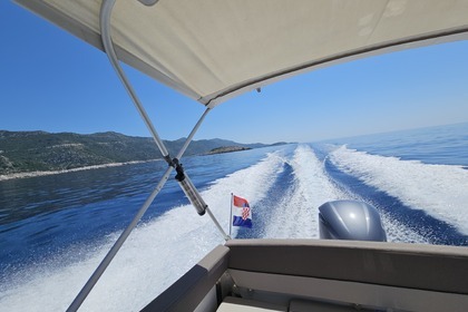 Hire Motorboat Jeanneau Cap Camarat 7.5 wa Dubrovnik