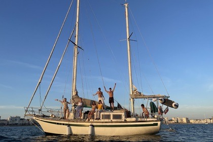 Charter Sailboat Stratimer Endurance 35 Les Sables-d'Olonne