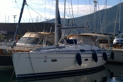 Charter Sailboat BAVARIA 39 La Maddalena