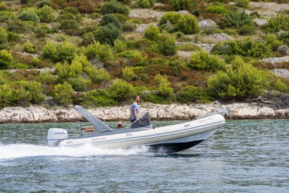 Aluguel Semi Rígido Grginic Yachts Shark BF23 Trogir