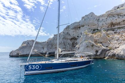 Hire Sailboat Dufour Yachts Dufour 530 Smart Electric 6 + 1 cab. Marina di Portorosa