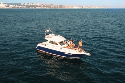 Hire Motorboat Rodman 900 Fly bridge Sesimbra