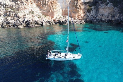 Charter Sailboat Beneteau Oceanis 39.0 Palma de Mallorca