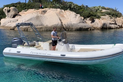 Location Bateau à moteur Capelli Capelli Tempest 650 Les Issambres