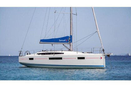 Rental Sailboat  Sunsail 410 Marina