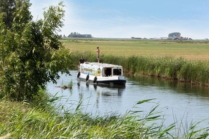 Verhuur Woonboot Besla Hybride Boot De Dokkum Sneek
