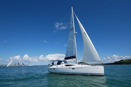 Charter Catamaran Jeanneau Sun Odyssey 42 Ds Phuket