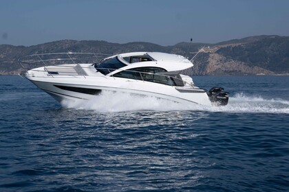 Charter Motorboat Beneteau Gran Turismo 38 Sitges