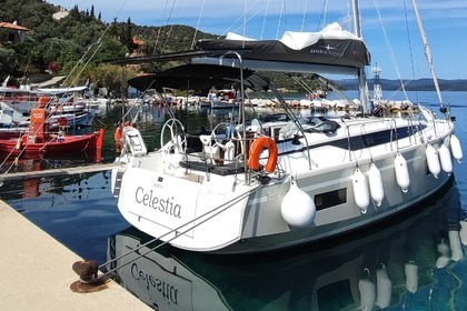 Hire Sailboat  Bavaria C42 Volos