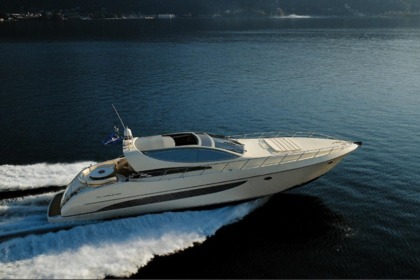 Noleggio Yacht a motore Riva Splendida 72 Poltu Quatu