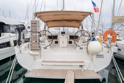 Hire Sailboat Beneteau Oceanis 51.1 Alimos