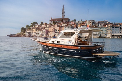 Miete Motorboot Fratelli Aprea Sorrento 36 Rovinj