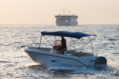 Location Bateau à moteur Ranieri Marvel Supetar