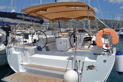 Verhuur Zeilboot Bénéteau Oceanis 51.1 - 5 + 1 cab. Trogir