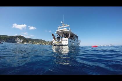 Hire Motorboat Cantieri Navali Lampedusa Motobarca La Spezia