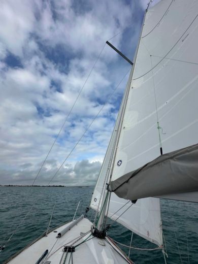 La Rochelle Sailboat Beneteau First 27.7 alt tag text