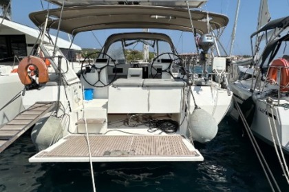 Hire Sailboat Bavaria Yachtbau Bavaria C45 - 5 cab. Palairos