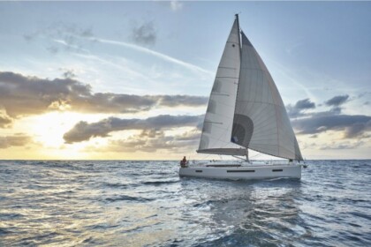 Hire Sailboat Jeanneau Sun Odyssey 490 4cab Preveza