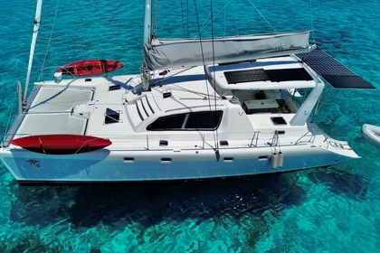 Hire Catamaran Robertson & Caine Leopard 47 San Blas Islands