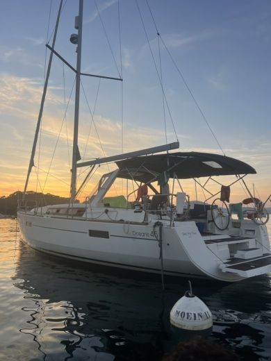 Golfe-Juan Sailboat Beneteau oceanis 45 alt tag text