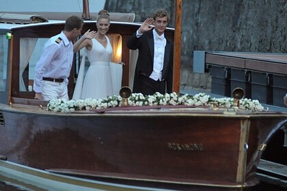 Charter Motorboat TARONI ROSAMOND Stresa
