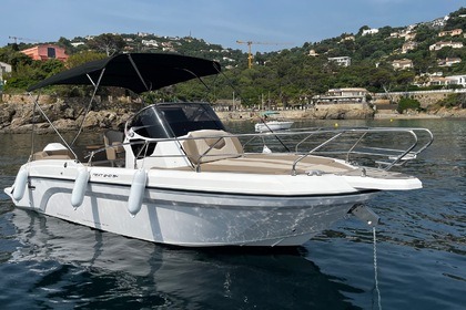 Location Bateau à moteur Ranieri NEXT 240 SH Saint-Aygulf