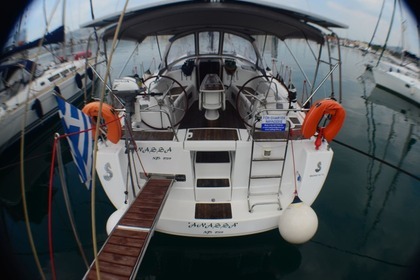 Hire Sailboat BENETEAU OCEANIS 40 Volos