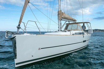 Miete Segelboot DUFOUR 350 GL Portisco