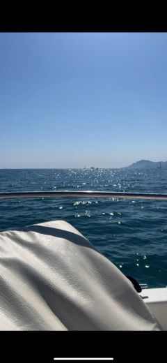 Cannes Motorboat Jeanneau Cap Camarat 545 alt tag text