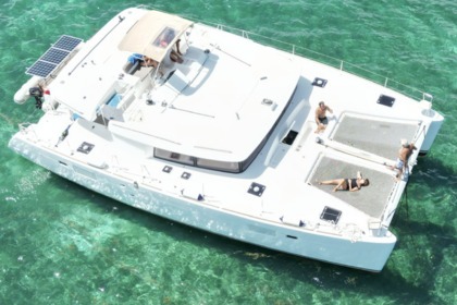 Rental Catamaran Lagoon 450F Pointe-a-Pitre