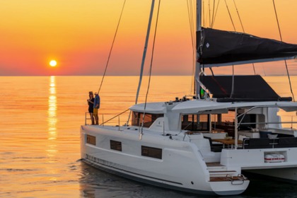 Location Catamaran Lagoon 42 Santorin